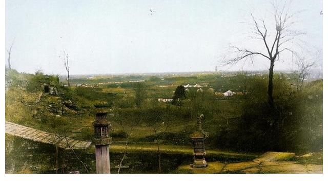 孙权|老照片：外国人眼中1889年的苏州，荒凉的虎丘剑池，双塔屹立千年