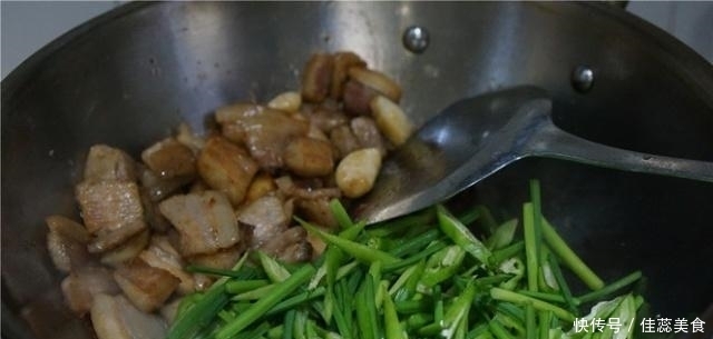 临近5月,别傻傻吃韭菜了,它比韭菜还便宜,而且更香,更好吃!