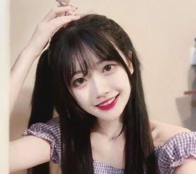 脸上有这3个特点的女生，属于天生“素颜脸”，中1个颜值都不低