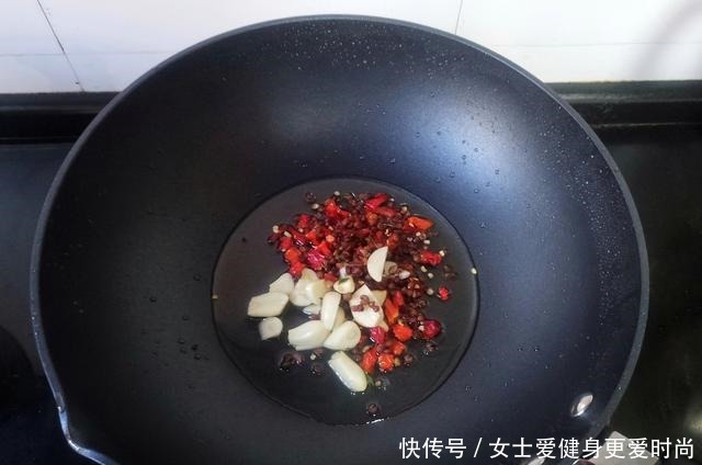  香肉|到了冬天，要常给家人做此菜，鲜香肉嫩好美味，吃完浑身暖乎乎