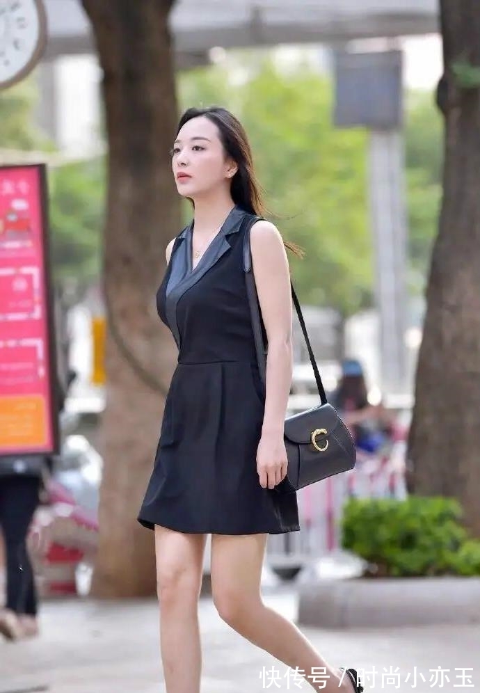 穿搭 谁还穿百褶裙?今夏流行“淑女裙+奶奶鞋”,谁穿谁好看!