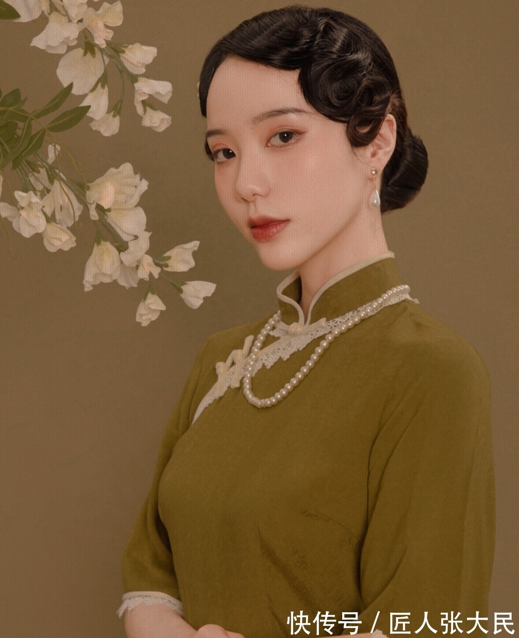 双飞蝶@词:菊韵可随秋事老?西风漫卷,苍茫星月,永夜潇潇