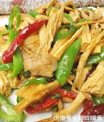 炒腐竹|炒腐竹别只会用清水泡!只需一招,5分钟腐竹全泡发,嫩滑好吃
