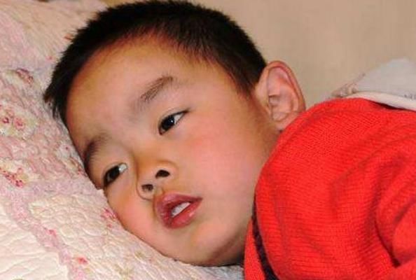 一日三餐|儿子在幼儿园午餐狂吃4碗,园长找来家长后,妈妈解释更令人吃惊