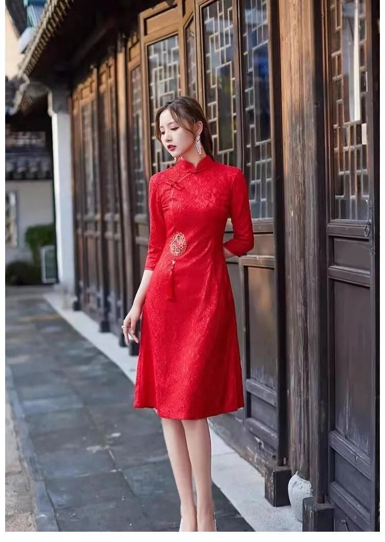 旗袍 一缕时尚少女风,吹遍了中国的南北西东,一款旗袍却惹得艳艳红!