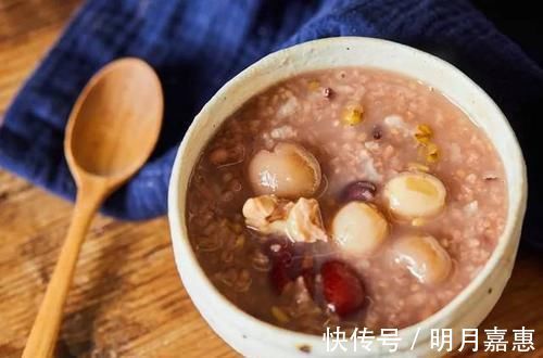 这道菜|失眠最怕的一道菜，每天睡前吃一些，补养气血，轻松入睡