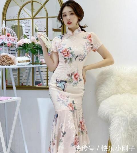 中国女性 改良版复古旗袍连衣裙,小香风气质,展现中国女性美