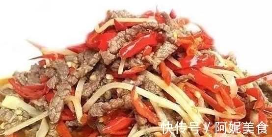 简单食材荤素搭配吃更鲜香，好吃下饭，家人吃过后都夸好吃