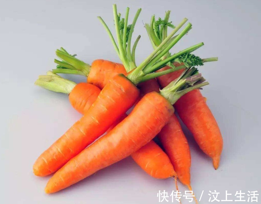 西红柿|营养师给你提个醒炒胡萝卜切莫放2物,对身体百害而无一利