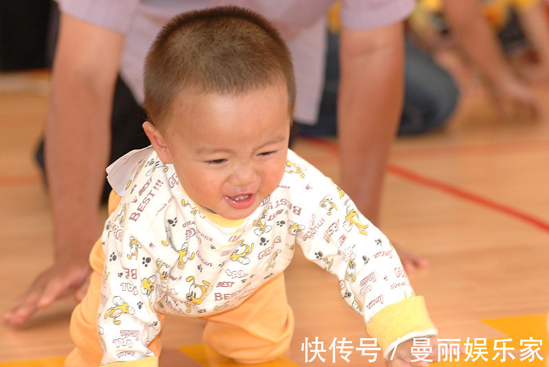 小白兔|想要宝宝说话早,念念这些三字儿歌,妈妈多念能让宝宝开口早