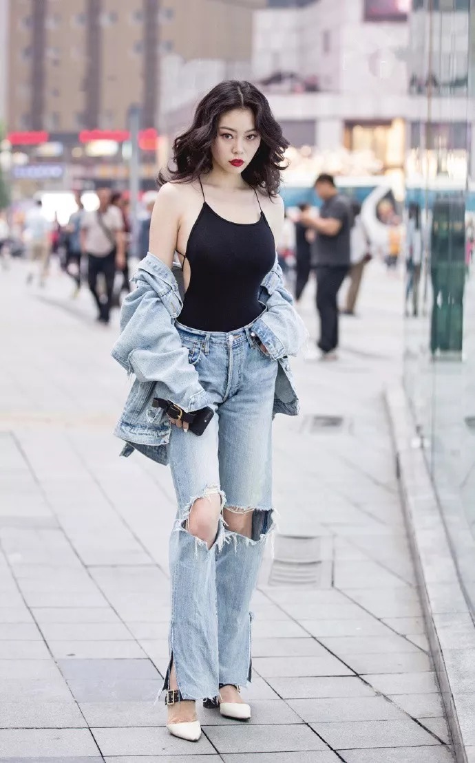 女人搭配高跟鞋,可清新可性感