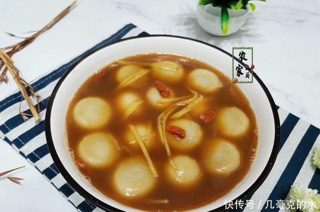 红糖|女人手脚冰凉,常煮它吃,每天一小碗好处多,冬天多吃手脚都暖和