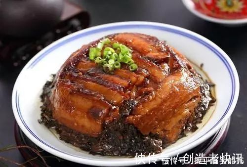 扣肉别再用油炸了，教你一种新做法，肉烂味香，连大厨都夸赞我