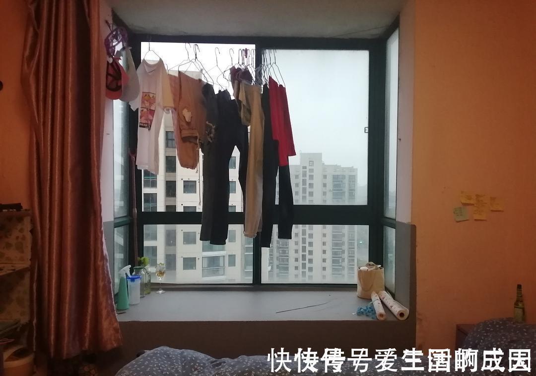打通|客厅阳台一体化后,怎么晾晒衣服?学学这5个设计,巧妙化解尴尬