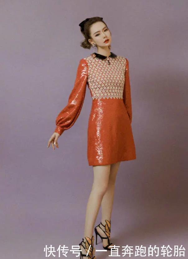 款式比较简|戚薇为显腿长,大胆拿“树叶”当鞋穿,不料秀出漫画腿