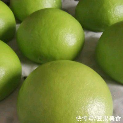 “菠菜馒头”加一物，翠绿松软不变色