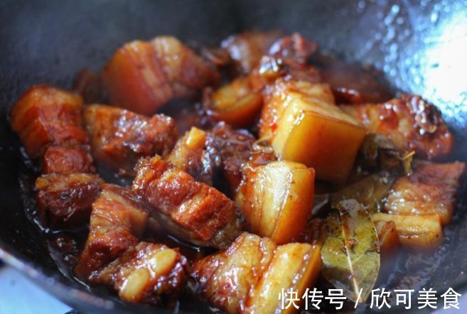 红烧肉|做红烧肉，最忌焯水直接炖，掌握这几个小技巧，肥而不腻入口即化