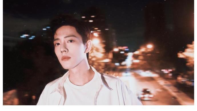 中秋|其他明星载歌载舞，肖战却在家吃月饼！中秋晚会没有他，意难平