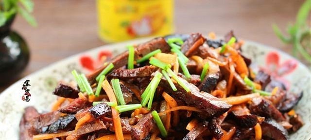 猪血丸子|建议中年女性家里条件允许,少吃牛肉羊肉多吃它,好处不请自来!