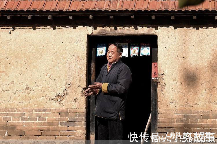诺贝尔文学奖$获得诺贝尔奖后的作家莫言,为什么反倒被推下神坛,很多人喊打