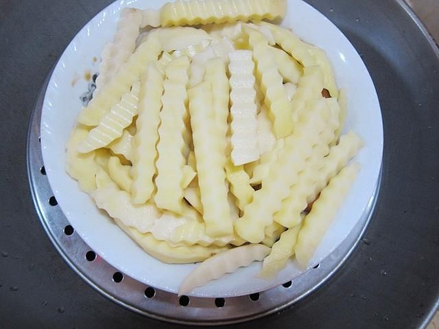 土豆扣肉|老两口，爱吃这菜维C是西红柿的4倍，被誉为人类“第2面包”抗饿