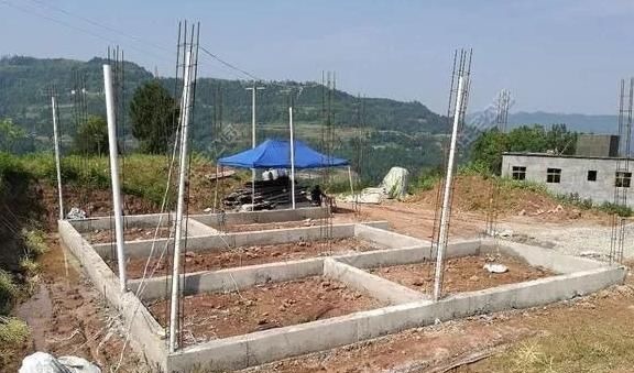 别墅|农村小伙竟花34万在人烟稀少的地方建别墅,为了啥?