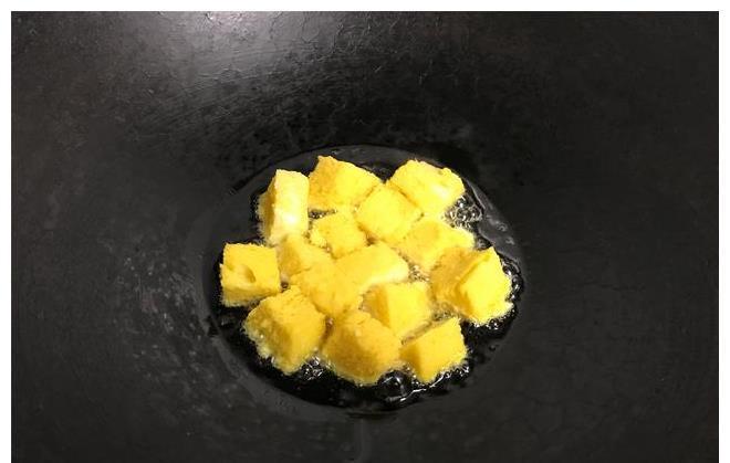 馒头|1个馒头2个鸡蛋,做成快手早餐,酥脆可口又营养,孩子最爱