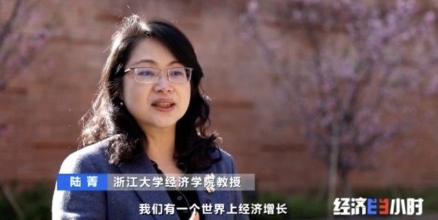 100元能买啥？2件衣服、4个包、1条裤子1双鞋...咋做到的？