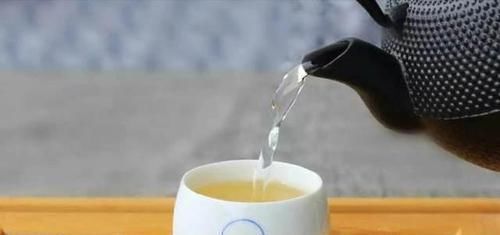 高血压人群|全天中什么时候测量血压最重要?高血压人群,最容易出现4种错