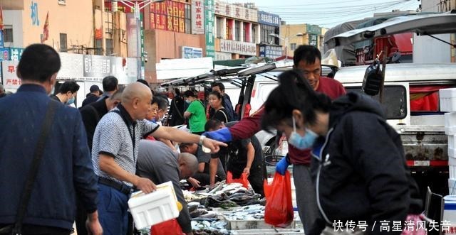 宜居岛城，青岛好吃的海鲜遍满街头，天天可以换着花样吃