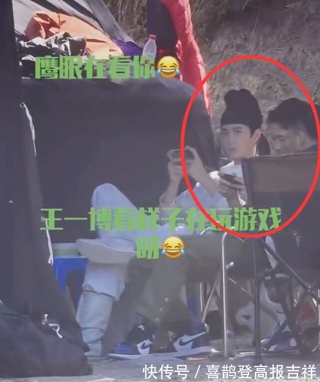 超级可爱|王一博《风起洛阳》首曝路透,白衣潇洒状态佳,忙打游戏鹰眼再现