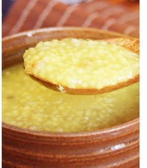 煮小米粥时,直接煮是大错特错的,少了这1步,不出油营养也不高