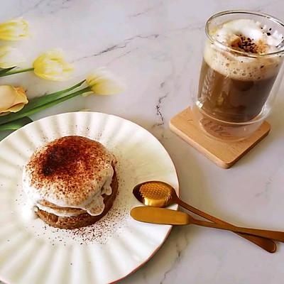 #精致一人食#一人早餐，低脂健康的吐司酸奶提拉米苏