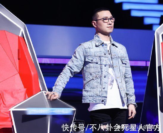 《好声音》悄然变味，8位导师成焦点，学员的风头都被抢了
