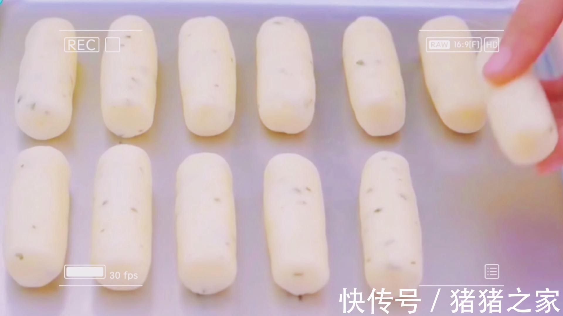 土豆奶酪条|又香又软的土豆奶酪条就制作完成了,还可拉丝哦!你喜欢吗?
