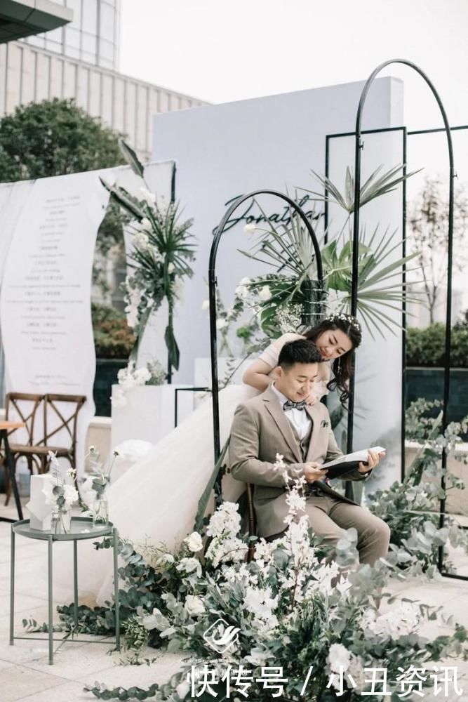 叮叮当当|新人是基督教徒,于是有了这场神圣而赋有信仰的白绿色系婚礼