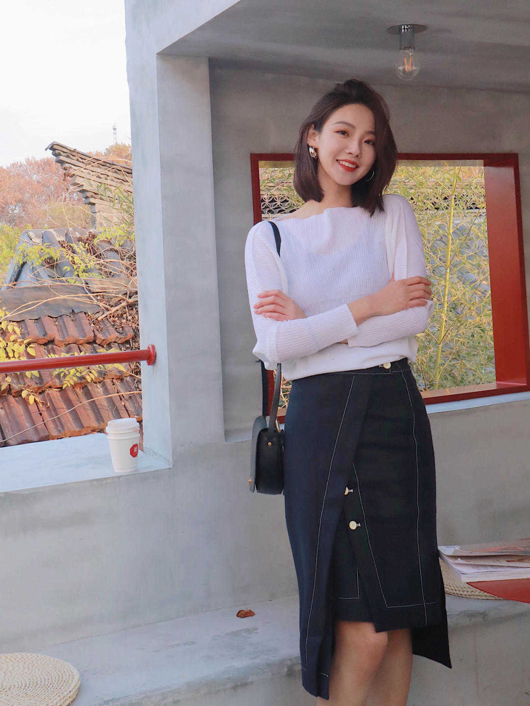 减龄|若你才20岁，别打扮太老！T恤+休闲裤可甜可咸，洋气减龄美翻天