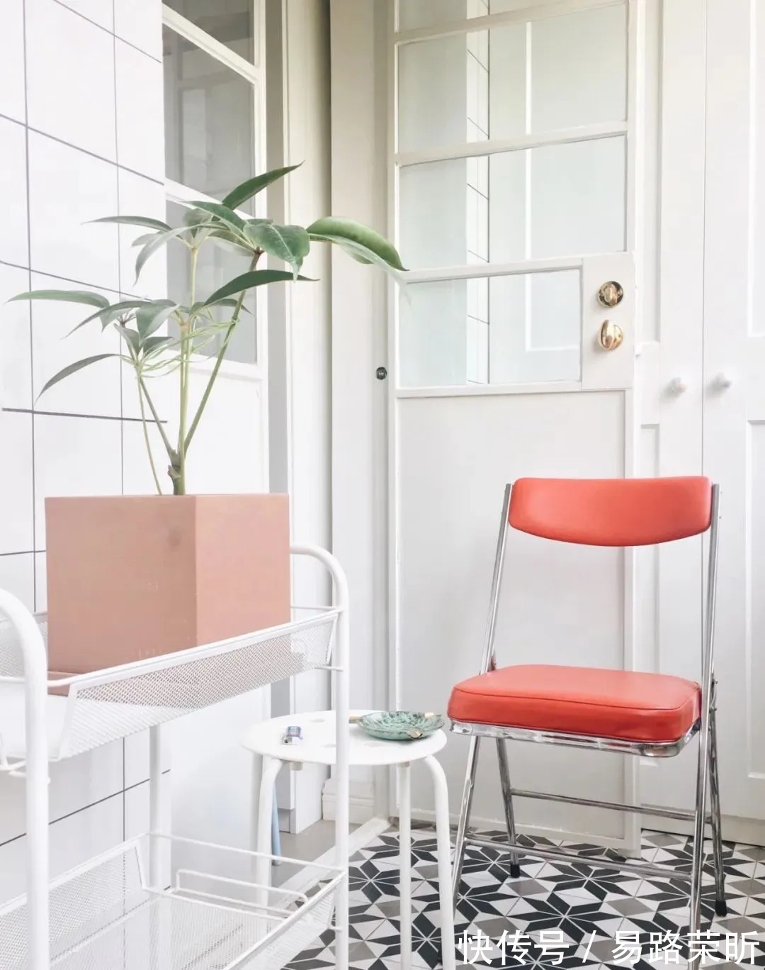 个性|60平方的两居室，把个性想法展现得淋漓尽致，房子虽然小，但装成了心中的那个样子！