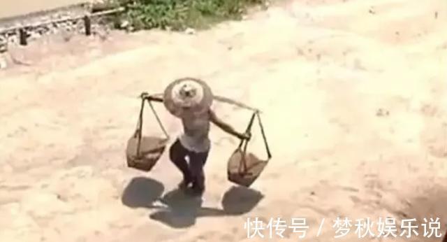 父亲|为供儿子上学,父亲每天挑200担沙,儿子674分上清华后却内疚痛哭