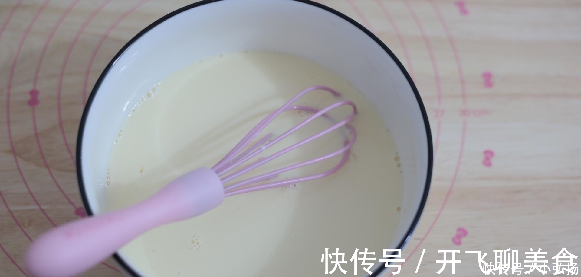 好吃|此蛋糕特简单,不抹面不裱花,一口平底锅就能做,好吃停不了口