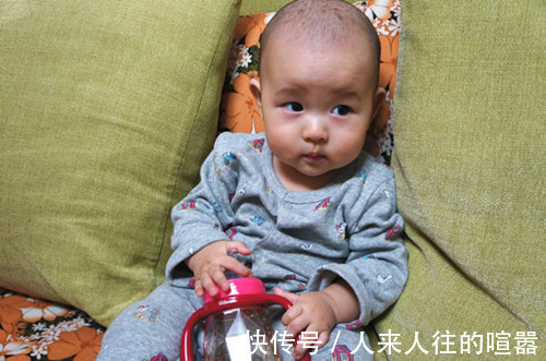 夏季|劝告夏季3个时间别强迫娃喝水,易伤脾胃积食,家长别不当回事