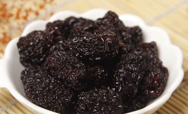 头发白了别急着染, 多吃这几种食物, 还你一头乌黑靓丽的秀发