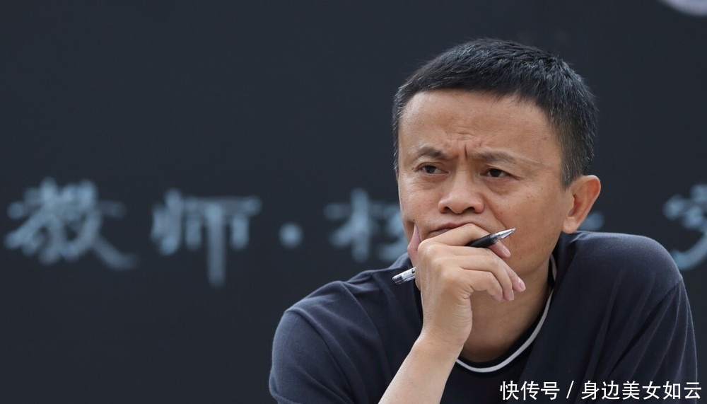 成龙大哥说退休后想买一座小岛钓钓鱼,也是不错的生活