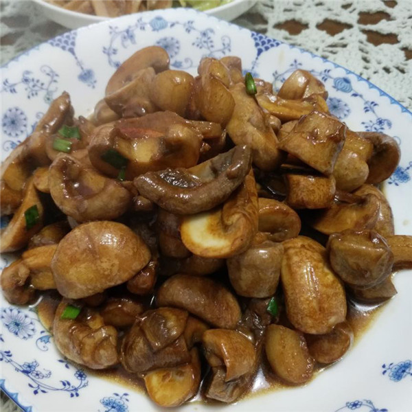 儿子回来,做了几道菜,被他说没有老婆做的好吃