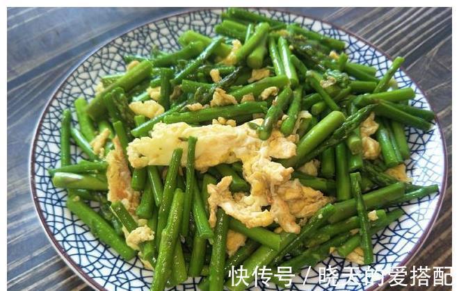焯水|炒芦笋时，别只知道焯水，多加1步，芦笋鲜嫩翠绿，香嫩好吃