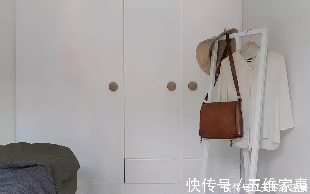 书房|57㎡装出2房2厅2卫?他俩将空间利用到极致,餐厅还兼书房,厉害