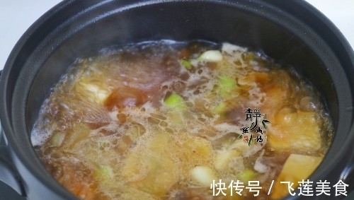 油菜|中午用2两肉炖了1锅菜,汤鲜菜香,无肉不欢的老公也抢着吃