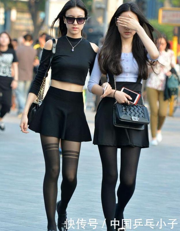 晚秋时节|晚秋时节,针织衫搭配百褶裙,纤细又显身材