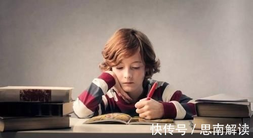 策策|俩个同龄宝宝在一起玩,身高体重差距大引争议:小码遇到了加大码