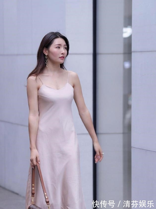 连衣裙 浅粉色绸缎连衣裙,显高级有质感,穿出女性知性优雅美!